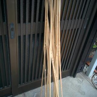 竹刀をバラした竹です。