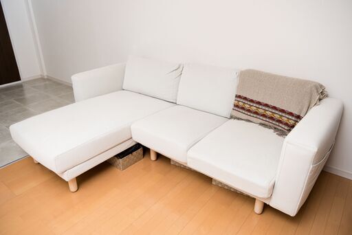 ikea ソファ　寝椅子付きの３人掛けです。