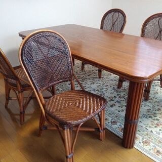 【ネット決済】籐家具KAZAMAのダイニングテーブルと椅子4席の...