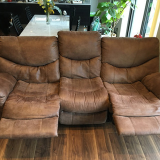 アメリカンクラシックなリクライニングソファ米国製