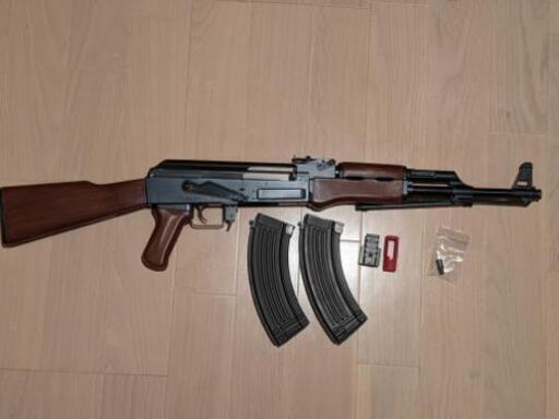 東京マルイ電動ガン　AK47、スコーピオン Vz.61