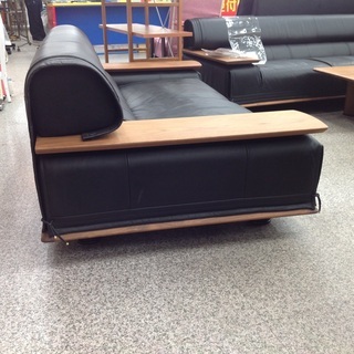 カリモク本革2人掛けソファー