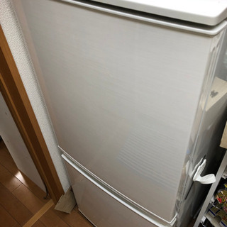 2017年製のSHARP冷蔵庫です。