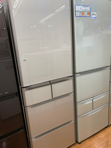 HITACHIの大型5ドア冷蔵庫です！！