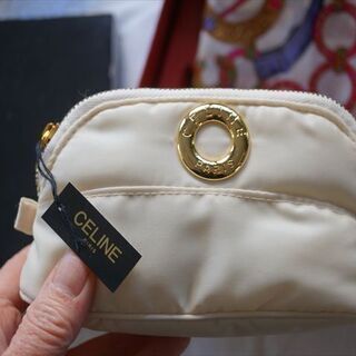 セリーヌ Celine ポーチ ハンカチセット 未使用品 Taro 名古屋の小物 ハンカチ の中古 古着あげます 譲ります ジモティーで不用品の処分 セリーヌ Celine ポーチ ハンカチセット 未使用品 Taro 名古屋の小物 ハンカチ の中古 古着あげます 譲ります ジモティーで不用品の処分
