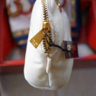 セリーヌ Celine ポーチ ハンカチセット 未使用品 Taro 名古屋の小物 ハンカチ の中古 古着あげます 譲ります ジモティーで不用品の処分 セリーヌ Celine ポーチ ハンカチセット 未使用品 Taro 名古屋の小物 ハンカチ の中古 古着あげます 譲ります ジモティーで不用品の処分