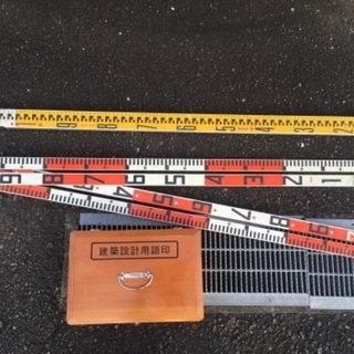 測量器sokkisha B2E　San Excel サンエクセル 工事測量用スタッフ　マイクロスL-200　定規　三脚2つ　MAEDA建築用語印　