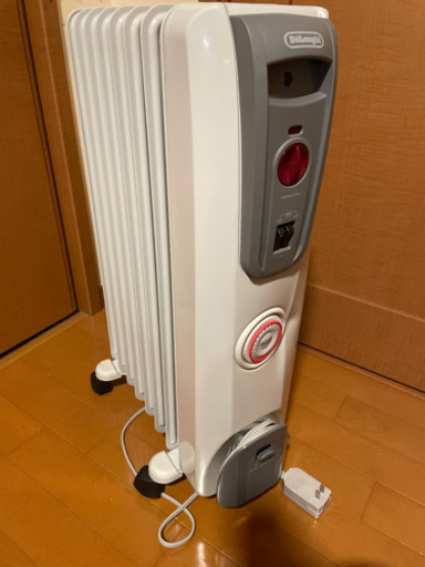『値下げ』デロンギ　オイルヒーター　タイマー、収納カバー付き