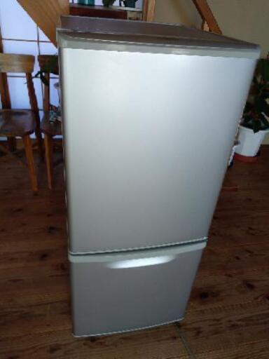 [ありがとうございました］［配達無料][即日配達も可能？]冷凍冷蔵庫　Panasonic  NR-B144W-S  2011年製　動作品