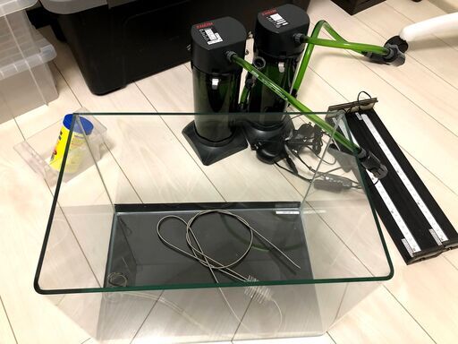 水槽一式：40cm水槽、エーハイム外部フィルター・サブフィルター、GEX LEDライトｘ2