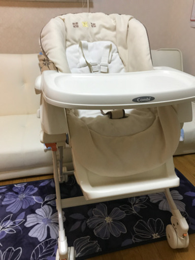 コンビハイローラック　幼児用椅子