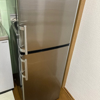 【ネット決済】インテリア性に優れた136Lステンレス冷蔵庫