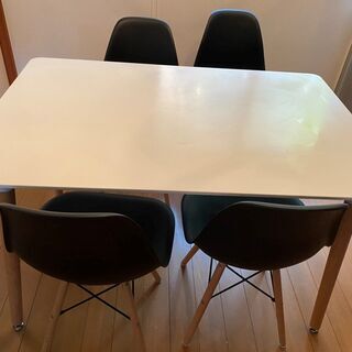 ダイニングテーブルと椅子4つのセット - ダイニングセット 
