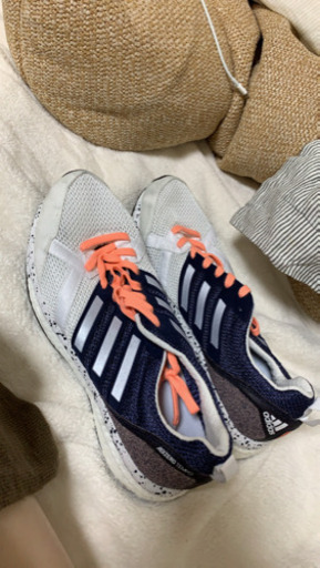 運動シューズ