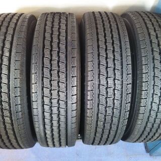 冬 2018年 ハイエース 【~90％富山市/手渡しもOK】200 ハイエース 200系 195/80R15 LT 日本製 TOYO 4本 車検対応 スタッドレス 15インチ