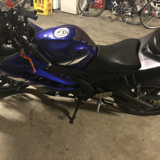 YZF-R15 グリップヒーター、USB充電、ヘルメットホルダー、多機種対応スマホスタンド付き