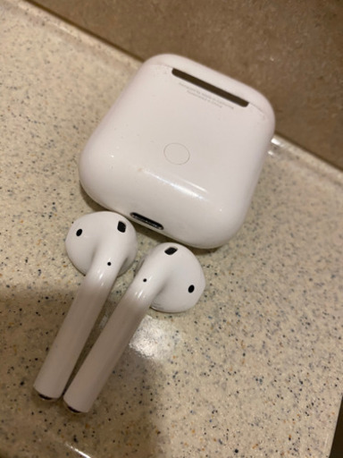 初売り】 Apple MMEF2J/A 充電ケース エアーポッズ 充電器 アップル