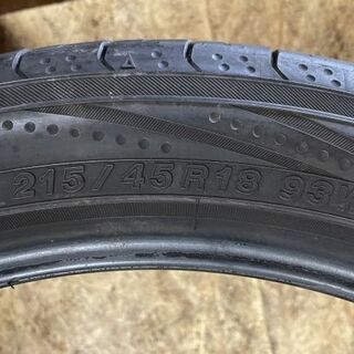 YOKOHAMA BluEarth RV-02 215/45R18 18インチ 夏タイヤ 2本 2019年製 バリ溝 エクシーガ ノア ヴォクシー等　(MTG64) クレジットカード QR決済可能