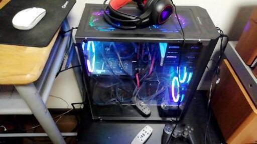 自作パソコンと5.1chサラウンドスピーカーセット