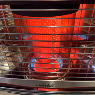 204☆ トヨトミ 煙突式石油ストーブ　2018年製　動作良好　煙突式ストーブ 204☆ トヨトミ 煙突式石油ストーブ 2018年製 動作良好 煙突式ストーブ