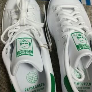 靴 決まりました新品未使用スタンスミス白&グリーン二足です！