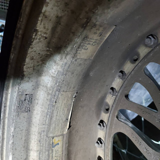 レオンハルト、タイヤ