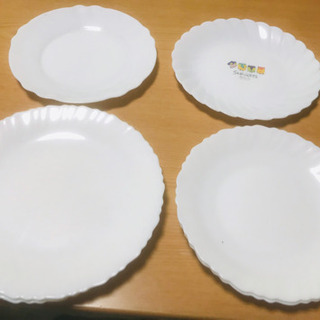 無料です(^^)  白い皿6枚