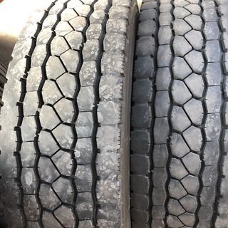 中古のトラックタイヤあげます。265/70R19.5