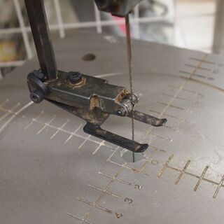 リョービ TF-50 糸のこ盤 中古品 【ハンズクラフト宜野湾店】 引取限定】 リョービ 卓上糸のこ盤 中古品 TF-50 RYOBI 【ハンズ