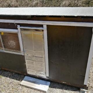 アメリカンチックな配色にした4坪中古ユニットハウス 愛知より年末