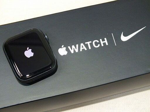 【苫小牧バナナ】美品☆アップル/Apple Watch Nike Series 5 GPS 44mm MWT72J/A スペースグレイ Nikeスポーツバンド＆Nikeスポーツルーツ付き♪