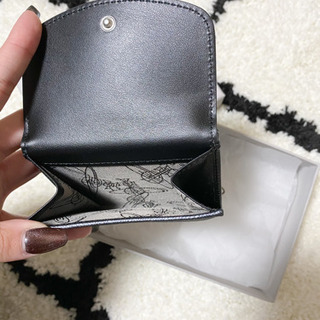 ビビアンウエストウッド🤍❤️🖤二つ折り財布　値下げ交渉受け付けます！！！！