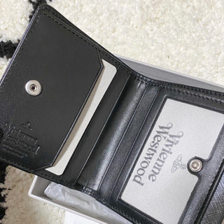 ビビアンウエストウッド🤍❤️🖤二つ折り財布　値下げ交渉受け付けます！！！！