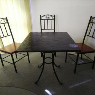 室内テーブル、ガーデンテーブル兼用、椅子3脚セット