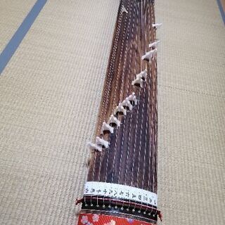 新作グッ 和楽器 1と 13弦お琴です。箏曲部でのお家での練習用に如何