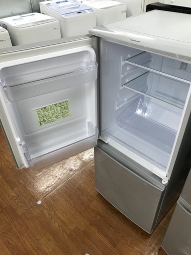 【新しくて綺麗です！】単身用冷蔵庫 SHARP 2016年 137ℓ