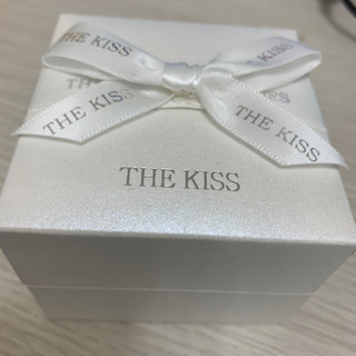 指輪の箱　　THE KISSのプレゼント用箱