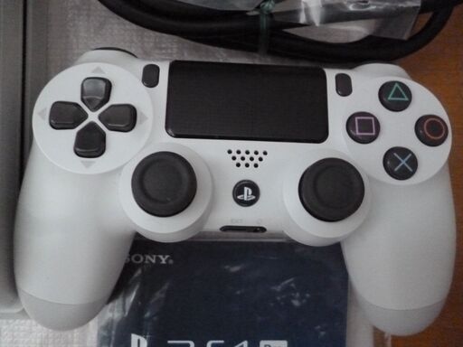 ほぼ未使用品☆保証付☆PS4 Pro☆CUH-7200B B02☆グレイシャーホワイト