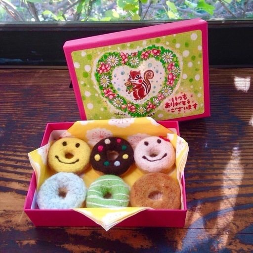 ハンドメイド 羊毛フェルト製 カラフルドーナツ6個セット さと 川崎のインテリア雑貨 小物 置物 オブジェ の中古あげます 譲ります ジモティーで不用品の処分