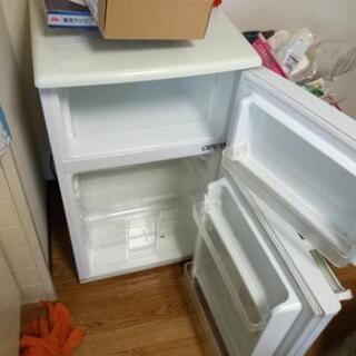 小型冷蔵庫です。引越しの為に不要になりました。引取出来る方でお願...