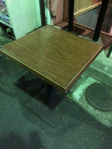 木製の正方形テーブル✖️4