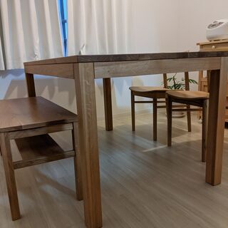 無印良品のオーク材のダイニングテーブル、椅子2脚、ベンチ