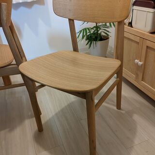 無印良品のオーク材のダイニングテーブル、椅子2脚、ベンチ