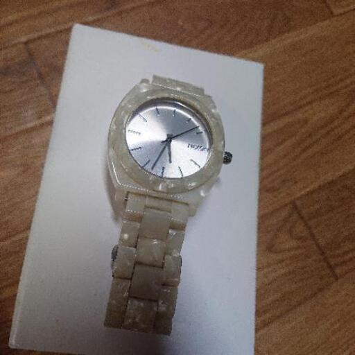 NIXON   白べっこう時計