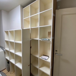 ⭐︎4/25お引渡しまで　本棚１棹 ＋デスク付き本棚２棹 + 開扉地袋付本棚(希望の場合)　早期終了の場合あり