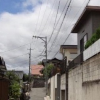 便利な立地　今流行りの作業部屋付き　庭あり − 広島県