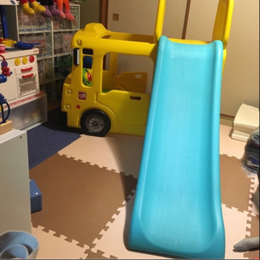 室内遊具　スクールバス　滑り台