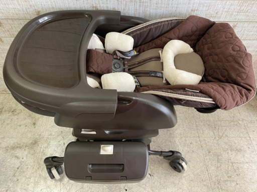 電動ママの手が空きます【愛品館江戸川店】コンビ 電動ハイローチェア