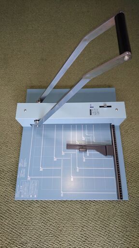 大型裁断機・ペーパカッター　ＬＩＯＮ　ＰＣ－Ａ３ＰＨ