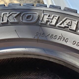 大幅値引き断行！ヨコハマ ・ ジオランダー スタッドレス タイヤ 215 ／ 65  R16 4本セット　ほぼ新品